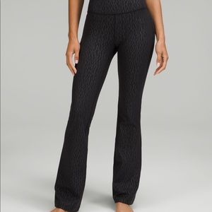 Lululemon groove
